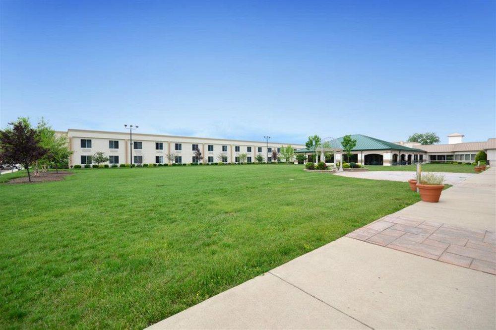 Clarion Inn Elmhurst - Oak Brook near I-88 I-290 I-294 Exterior foto